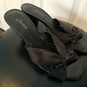 Jessica size 7 cute slip on sandals.